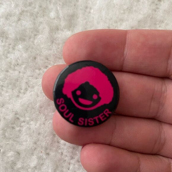 Retro Mini Soul Sister Button - Picture 1 of 4